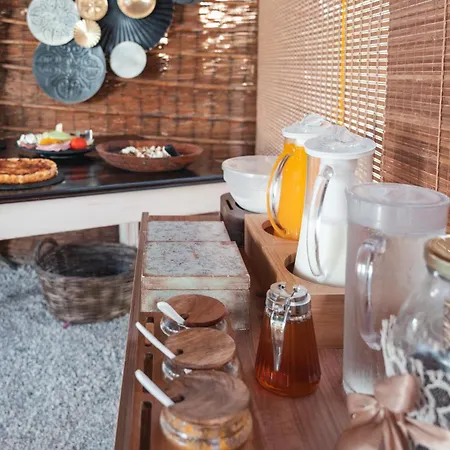 Sunrock - Begonia Apartahotel Naxos City