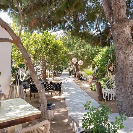 Sunrock - Begonia Apartahotel Naxos City