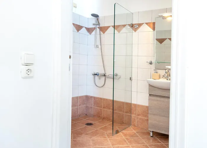 Sunrock - Begonia Naxos City